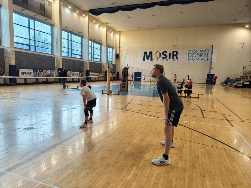 Uczestnicy na&nbsp;trzech boiskach rozgrywają swoje mecze turniejowe