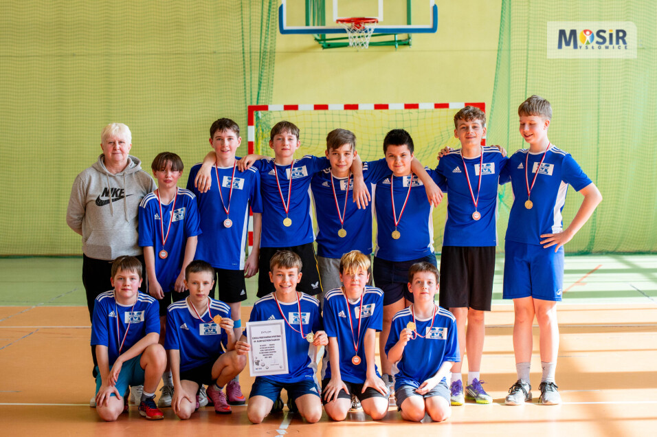 Pamiątkowe zdjęcie złotych medalistów