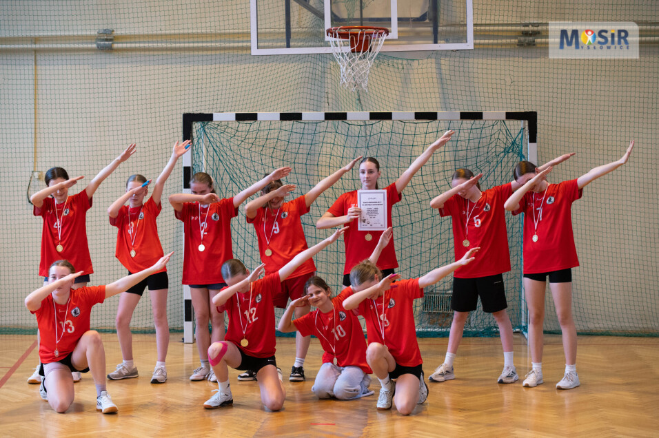 Pamiątkowe zdjęcie mistrzyń Mysłowic z&nbsp;odrobiną humoru